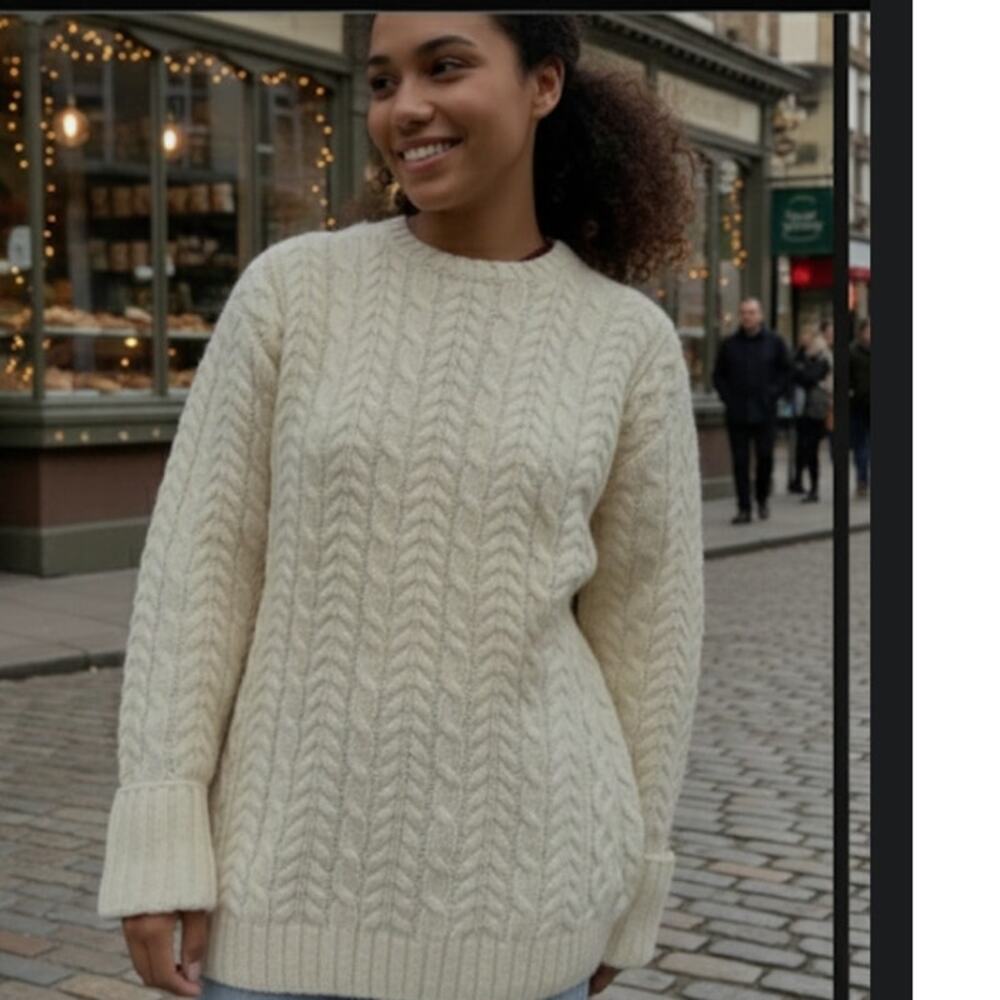 Brandy Melville Women's Winona Cable Knit Wool Sweater one Size